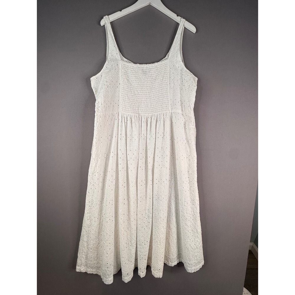 Old Navy Dress Womens XXL White Eyelet Smocked Midi Cottagecore Summer Casual‎